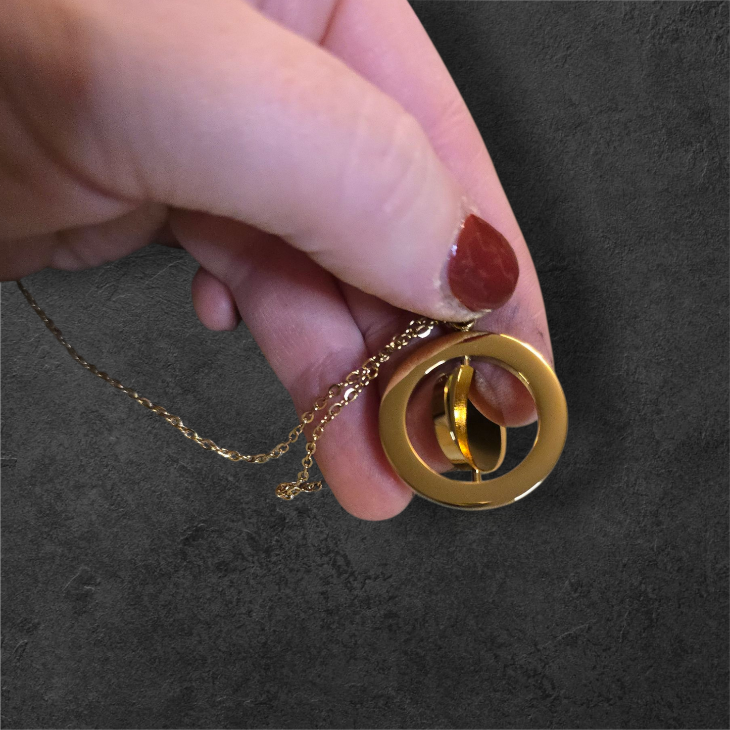 Gold Circle Swivel Necklace - Ready to be Engraved - Premium Stainless Steel Piece #700012