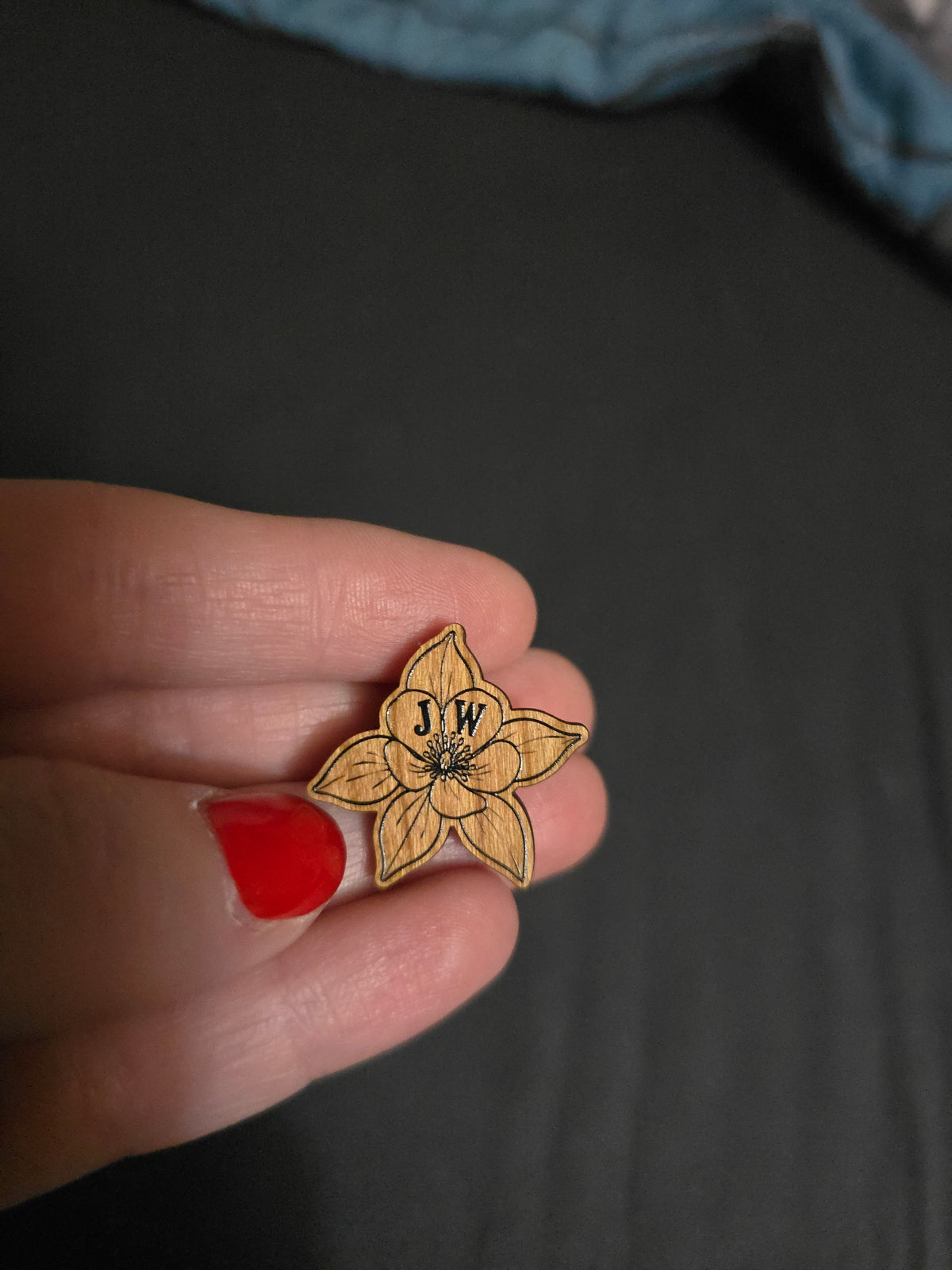 1.25" Colorado B/W Flower on Wood or Metallic Acrylic | 2027 Denver, Colorado, USA | Jehovah’s Witnesses International Convention | JW Collectible Souvenir Pin | JW Gifts